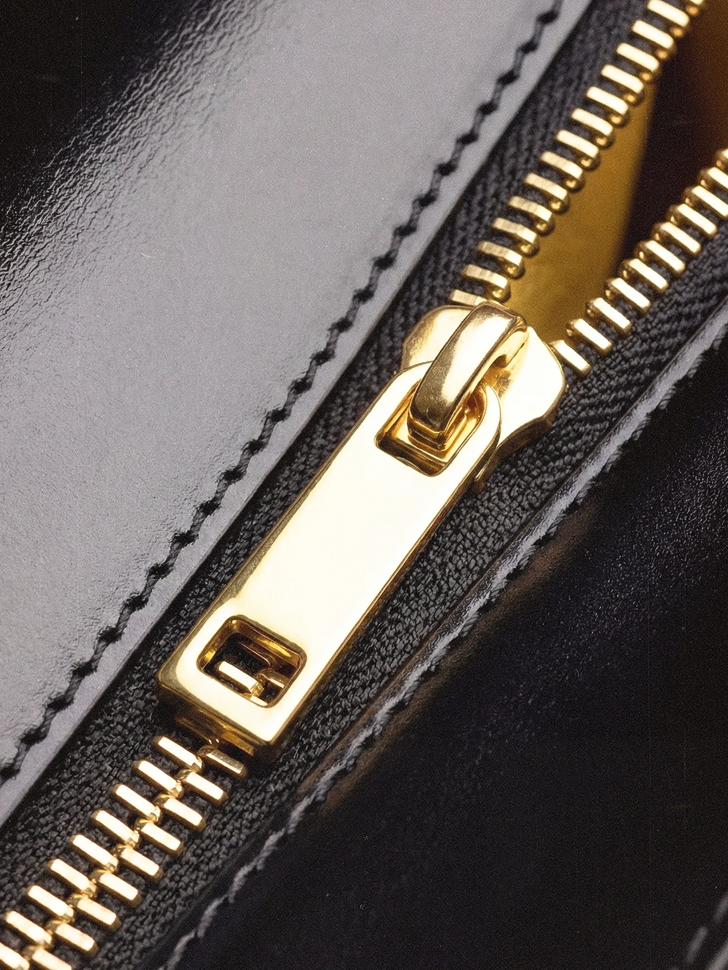 "Aina" Flame Red Leather Handbag - Image 8