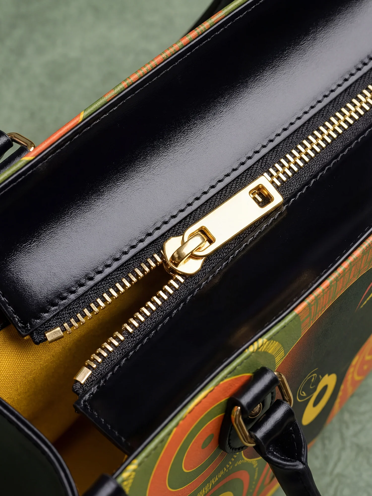 "Baldisa" Leather Handbag - Image 7
