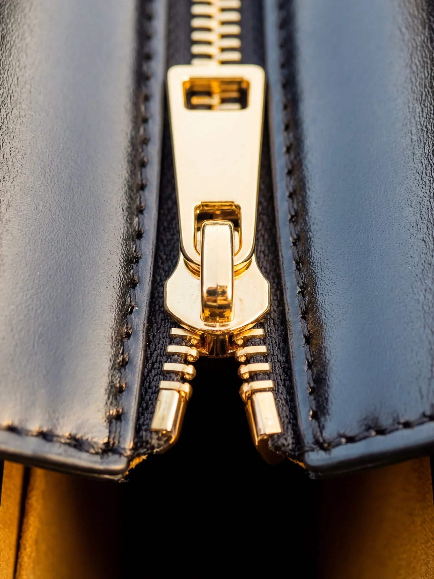 "Eliora" Leather Handbag - Image 8