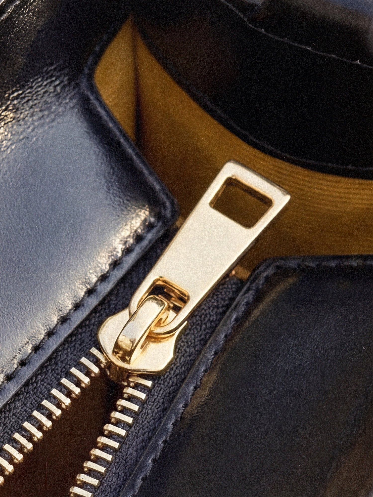 "Lumina" Leather Handbag - Image 8