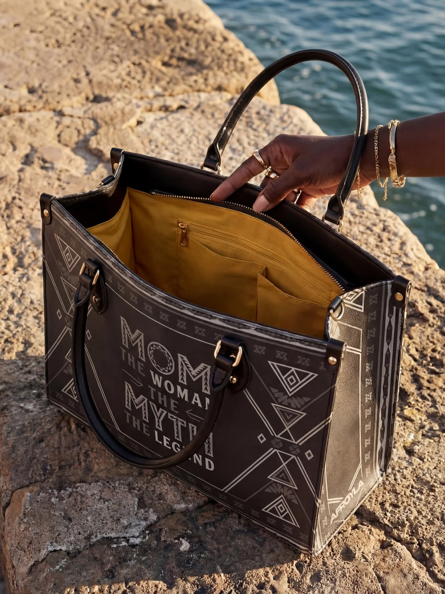 "Mamalore" Leather Handbag - Image 7