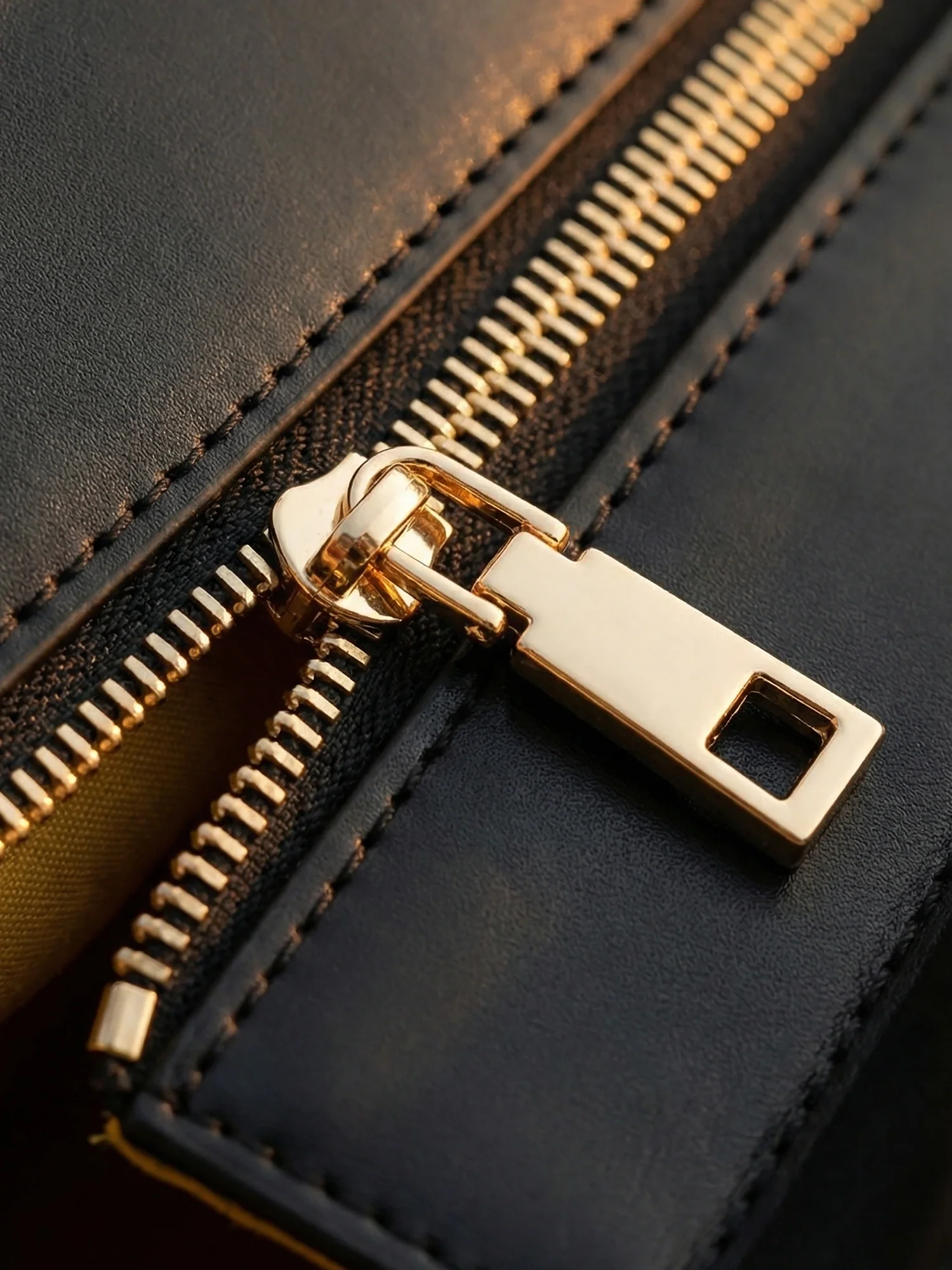 "Naija Royale" Leather Handbag - Image 8