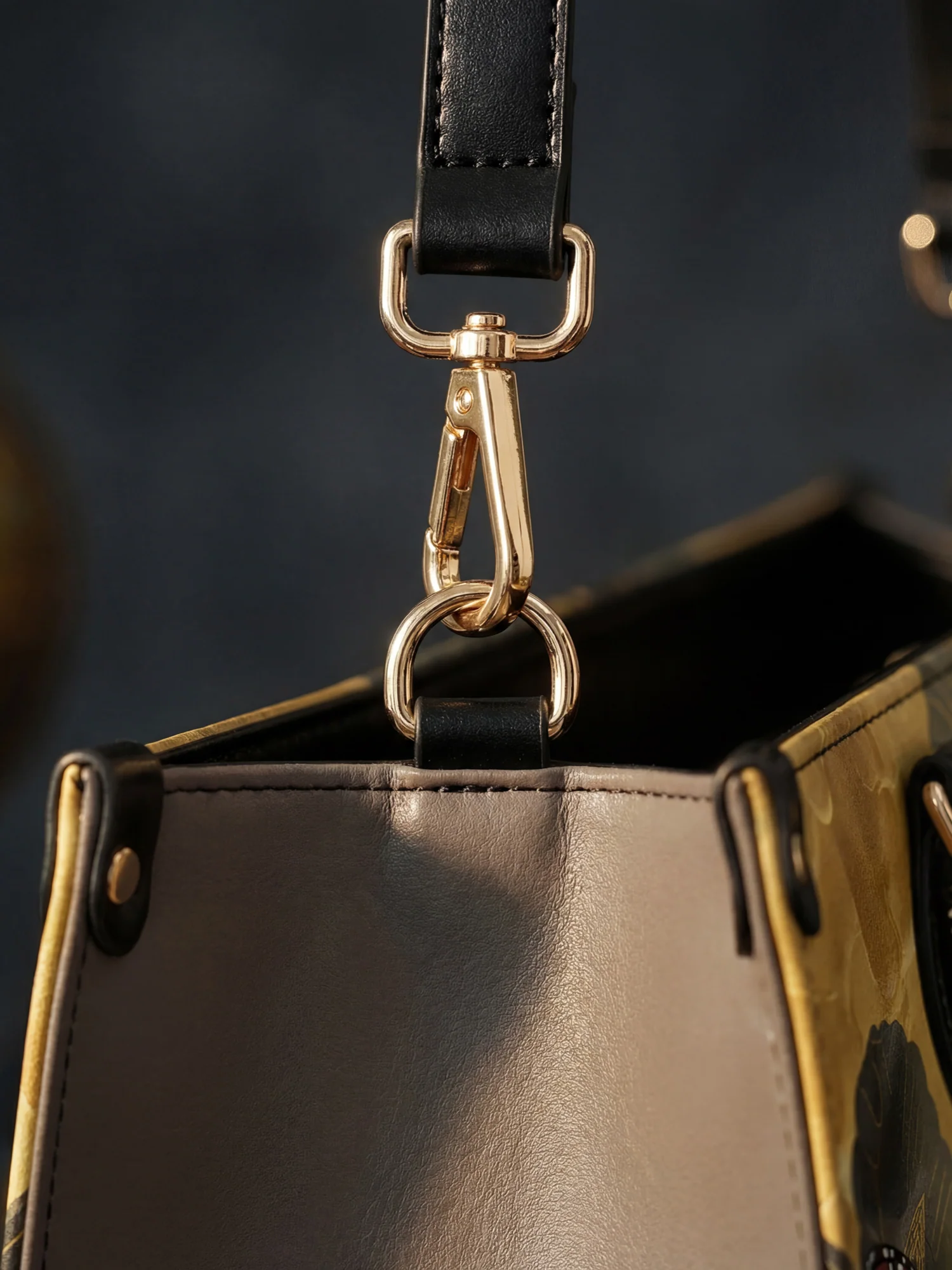 "Njia" Leather Handbag - Image 6