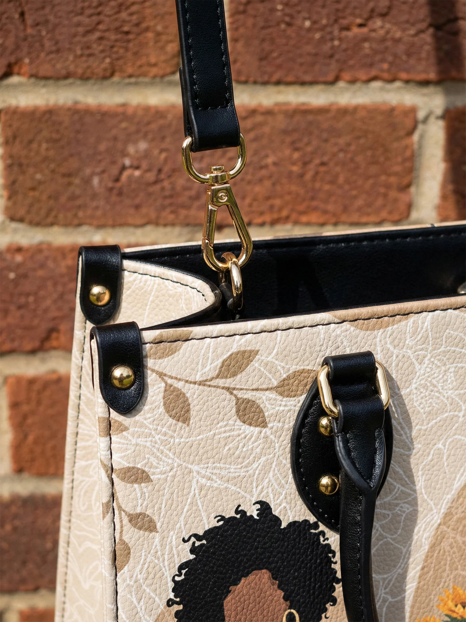 "Solina" Leather Handbag - Image 6